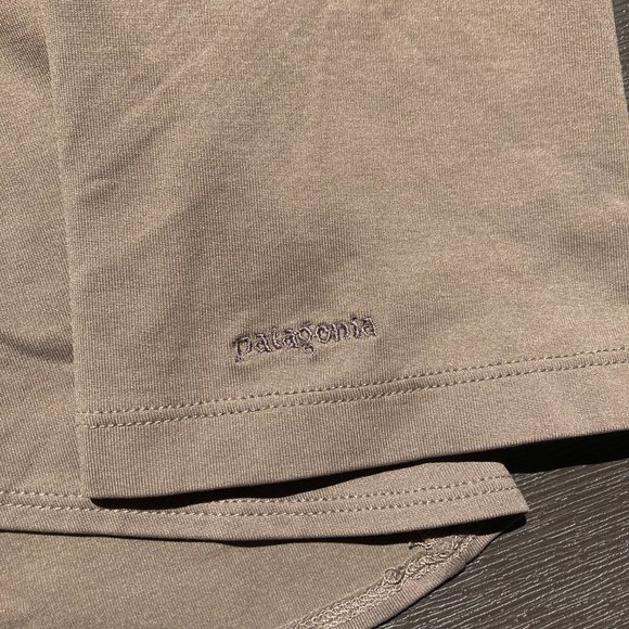 Patagonia Brown Fitted Shirt with Hood - Picture 4 of 10